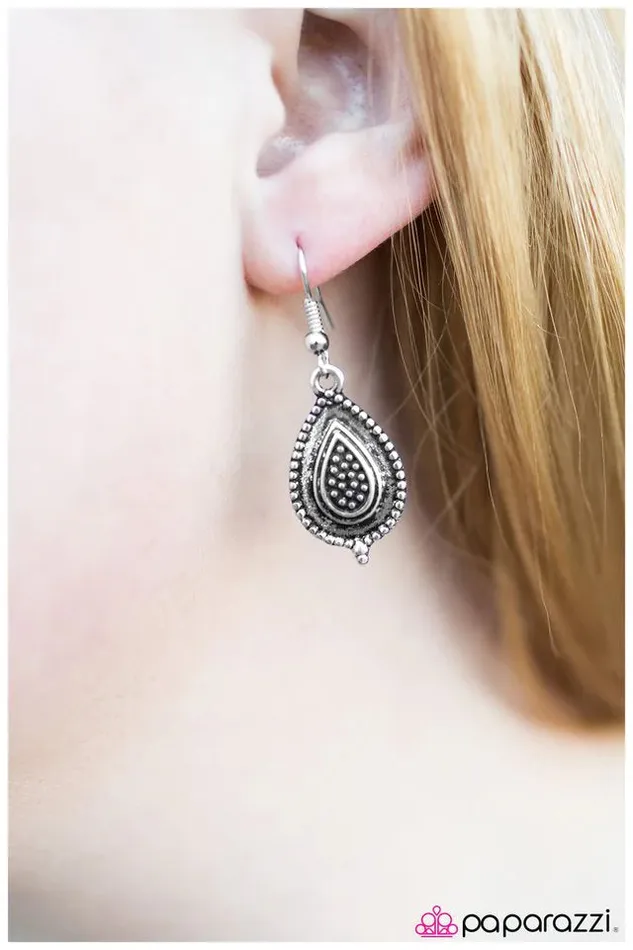 Paparazzi Jewelry Earrings Paparazzi Earring Natively Native Silver