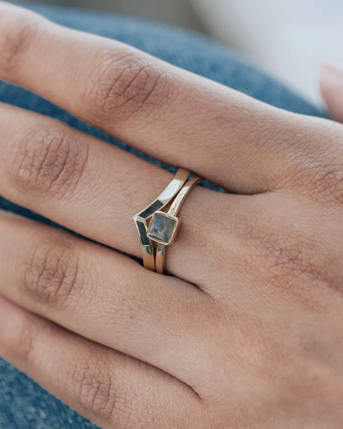 closebymejewelry Chevron Cremation Ring in Sterling Silver Rings