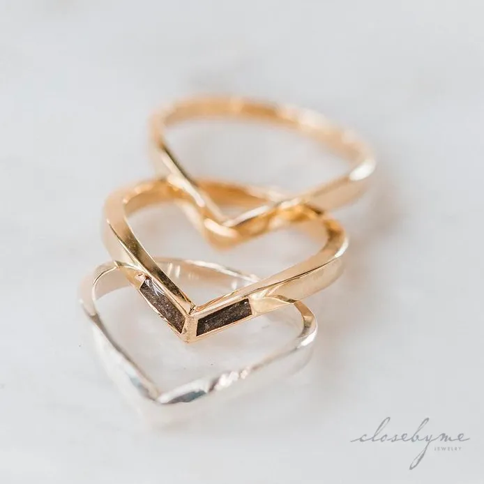 closebymejewelry Chevron Cremation Ring in Sterling Silver Rings