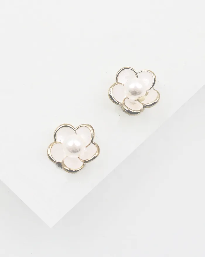 Earrings 090122 Pearl Center Flower Stud Earrings Earrings 090122 Pearl Center Flower Stud Earrings
