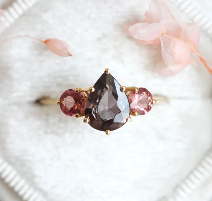 Rings Capucinne Bryndis Burgundy Sapphire Garnets Ring