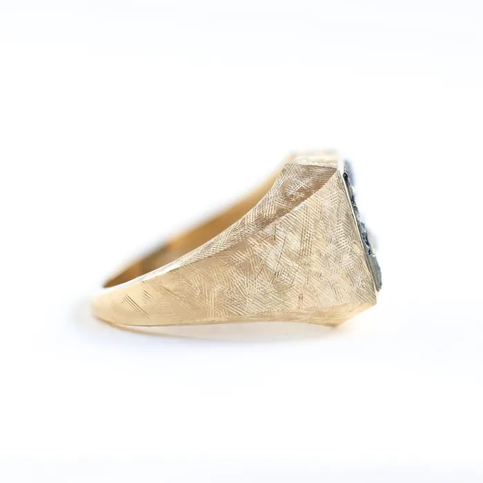 Rings Capucinne Keanu signet ring with pyrite