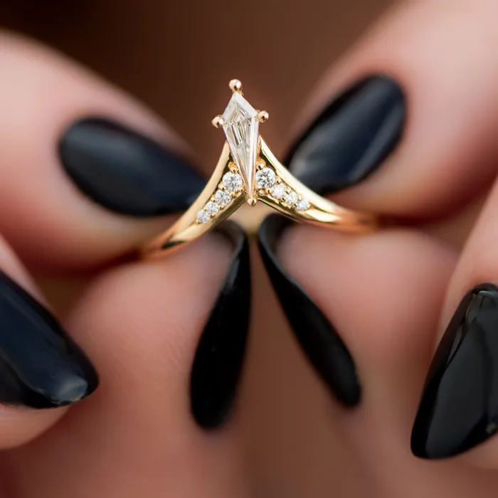 Rings ARTEMER Kite Diamond Wedding Ring with Brilliant Diamond Detailing